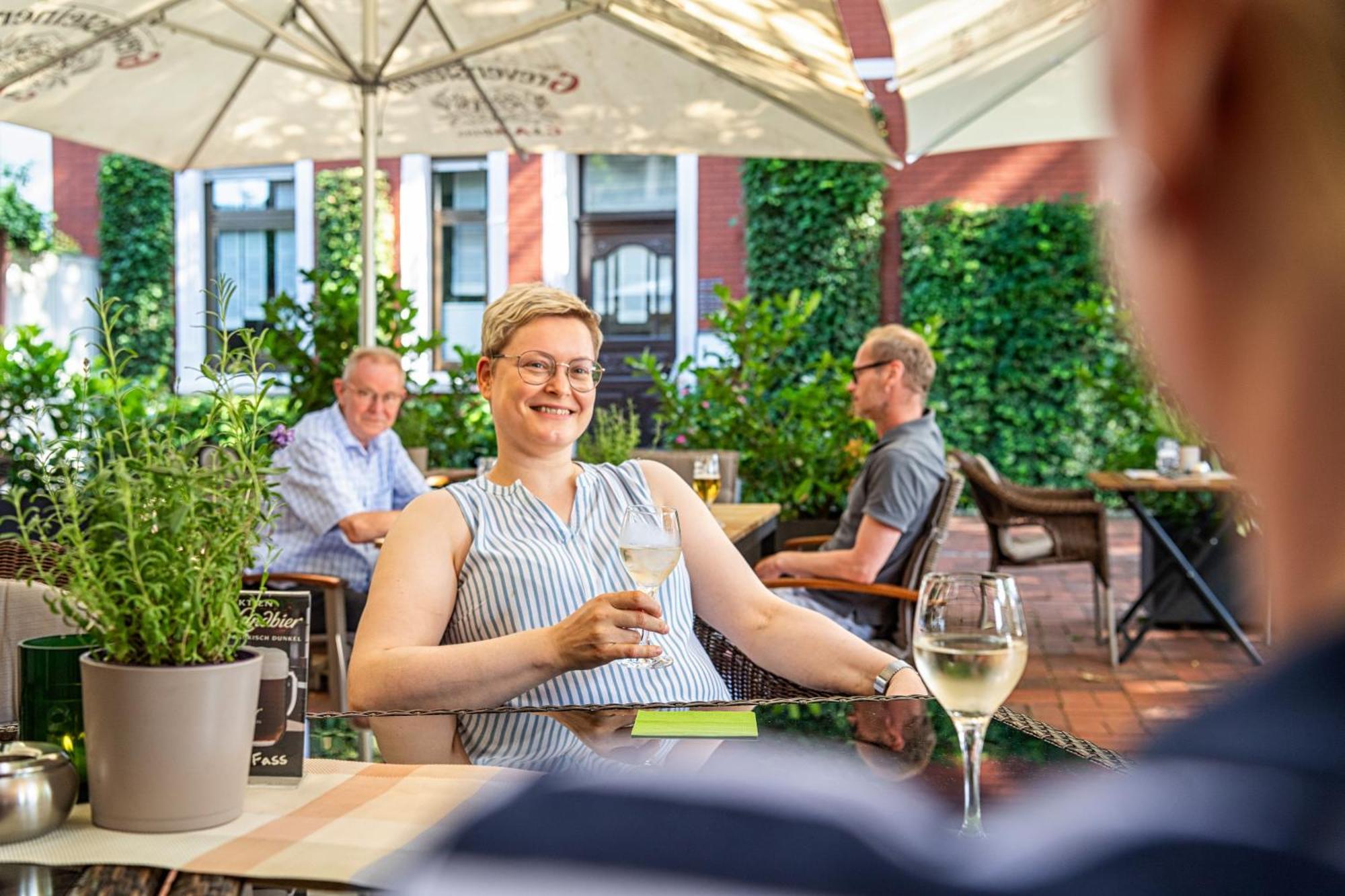 Hotel Restaurant "Zur Post" Holdorf Exteriör bild